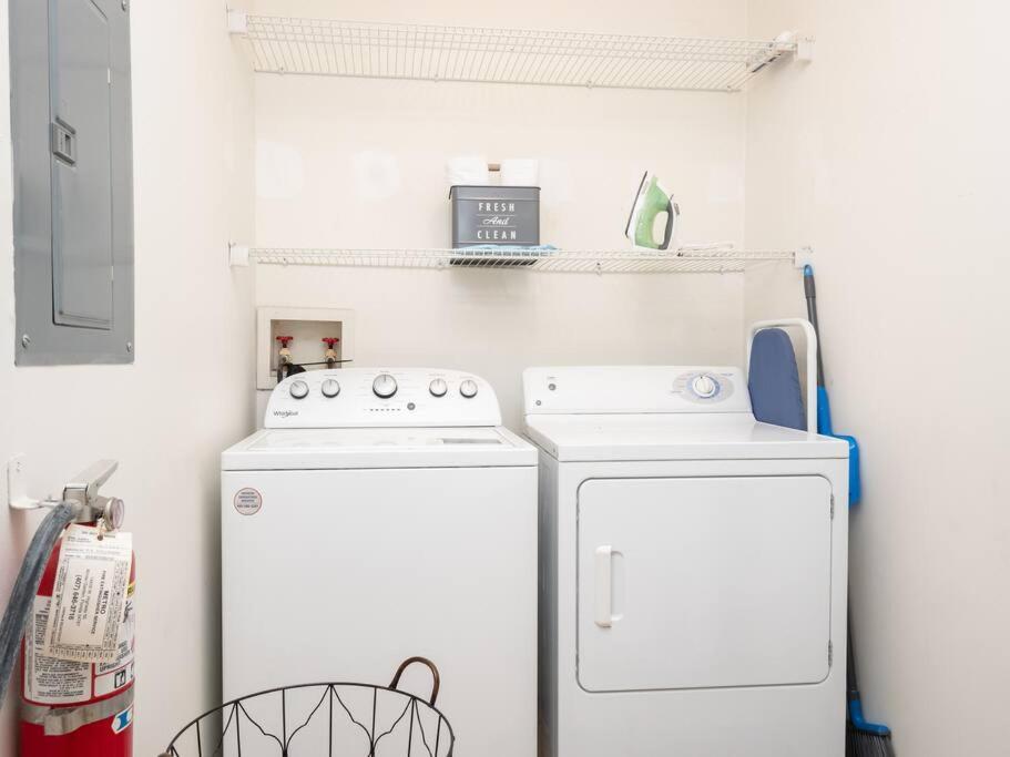 Spacious Condo Mins To Shands, University, & Downtown! Gainesville Bagian luar foto