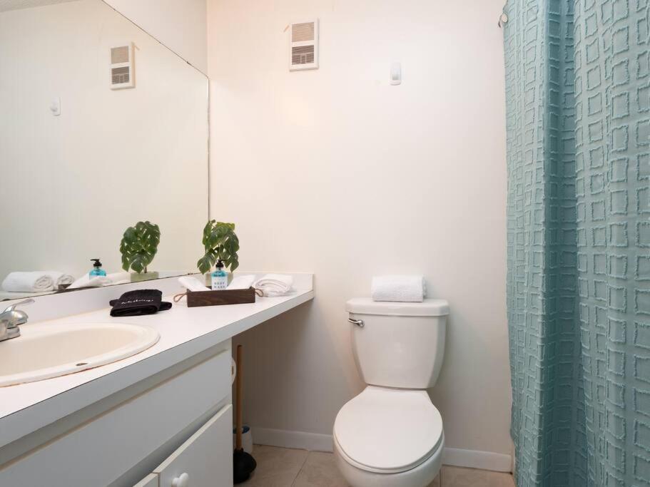 Spacious Condo Mins To Shands, University, & Downtown! Gainesville Bagian luar foto
