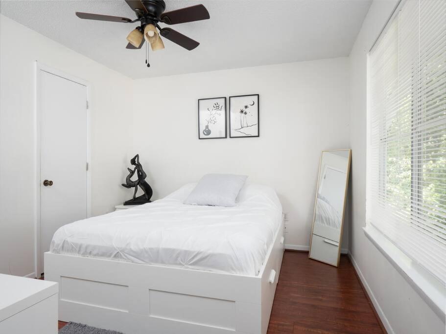 Spacious Condo Mins To Shands, University, & Downtown! Gainesville Bagian luar foto
